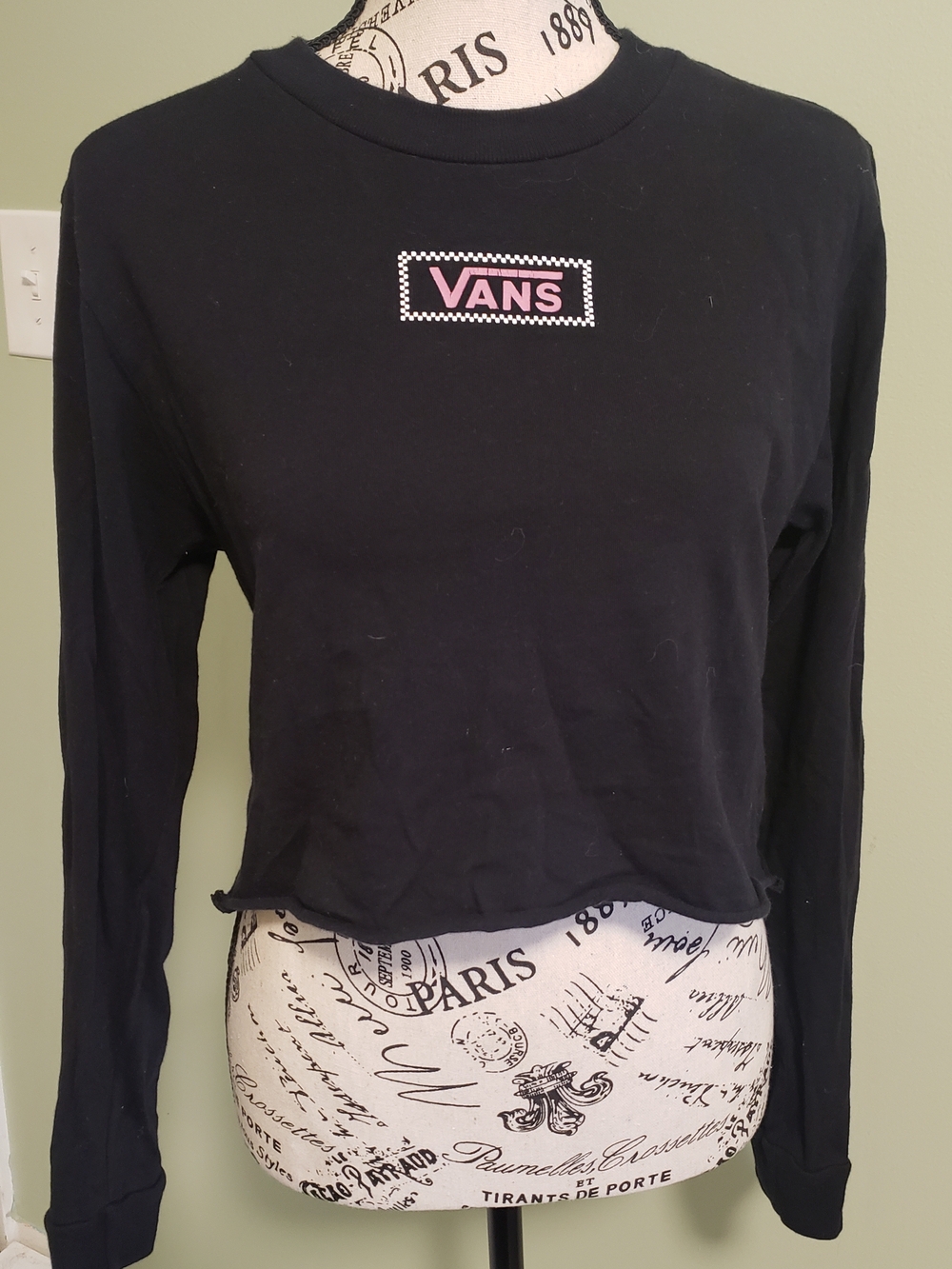 Vans Off The Wall Black Long-Sleeve Cropped Tee with Pink Logo Patch